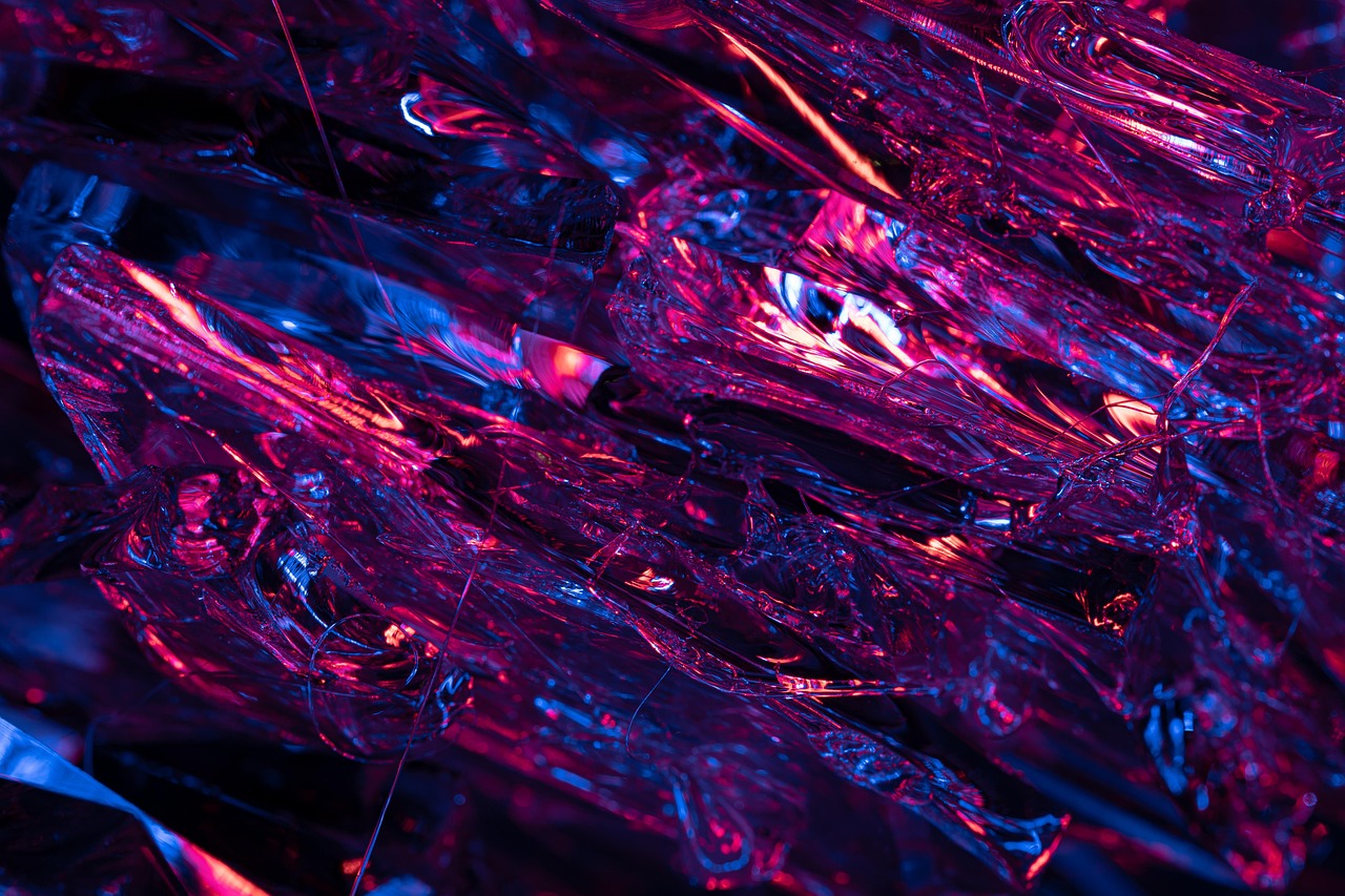 Heldere neon art decor op moderne muur. Heldere neon art decor op moderne muur.