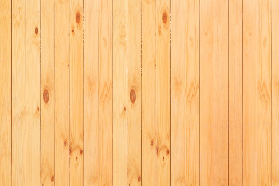 Groene gordijnen bij houten vloer en planten. Groene gordijnen bij houten vloer en planten.